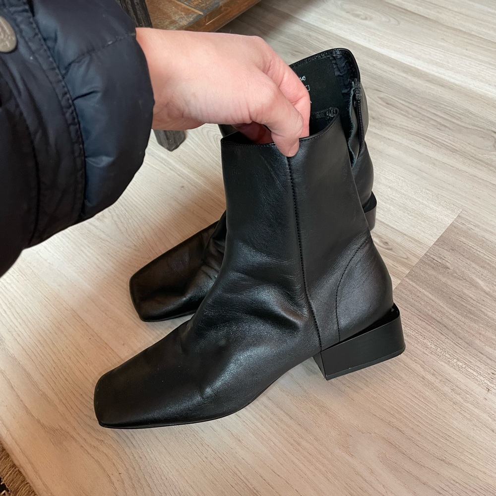 Zara black leather square toe booties size 9.EUC!!